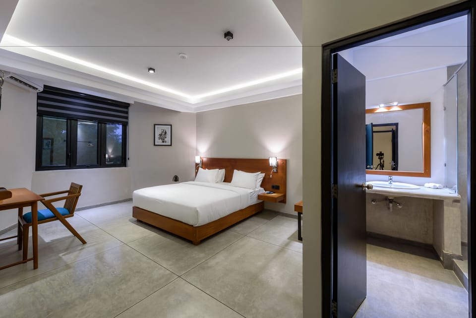 Comfort Room, 1 King Bed | Premium bedding, desk, soundproofing, free WiFi