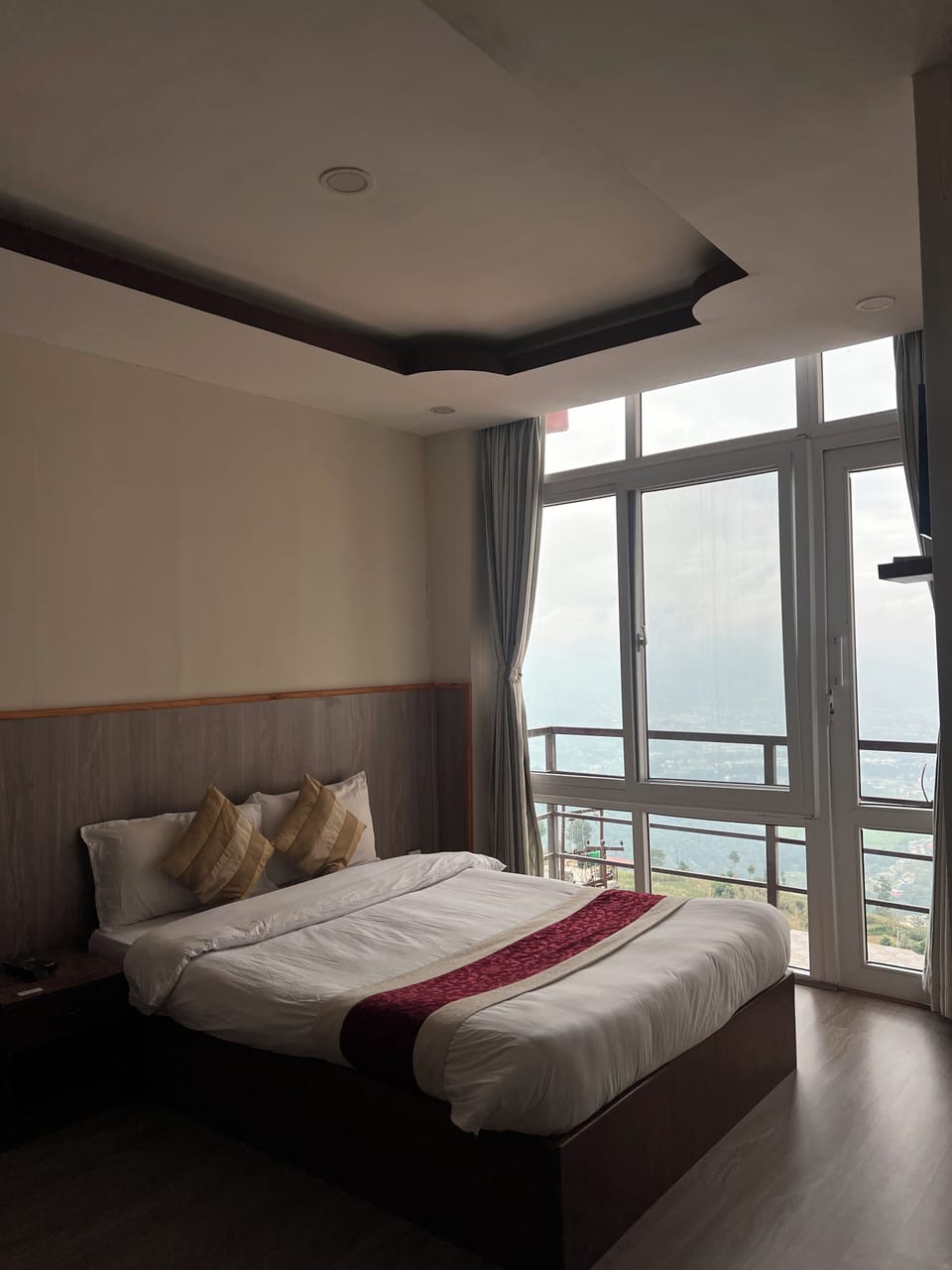 Standard Room | Desk, laptop workspace, iron/ironing board (on request), WiFi (free)