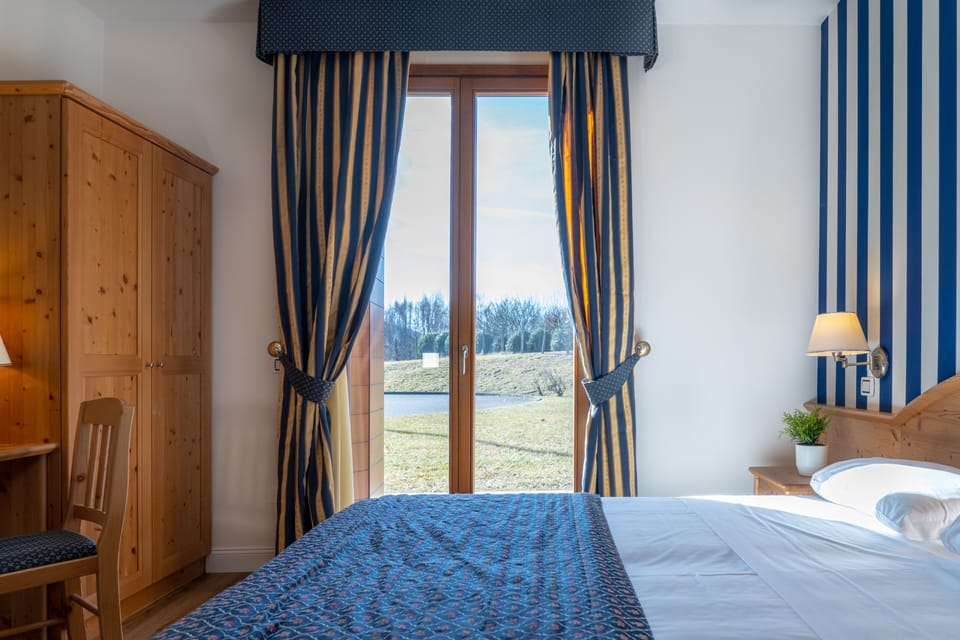 Economy Double or Twin Room | Premium bedding, minibar, in-room safe, desk