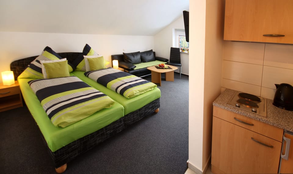 Standard Apartment, 1 Double Bed (1- Raumappartment) | 1 bedroom, individually furnished, desk, free cribs/infant beds