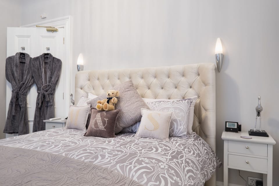 Marks At The Manor Luxury Riverside Apartments - Sleeps up to 4, with Parking and Sky TV Apartment in Aberdeen