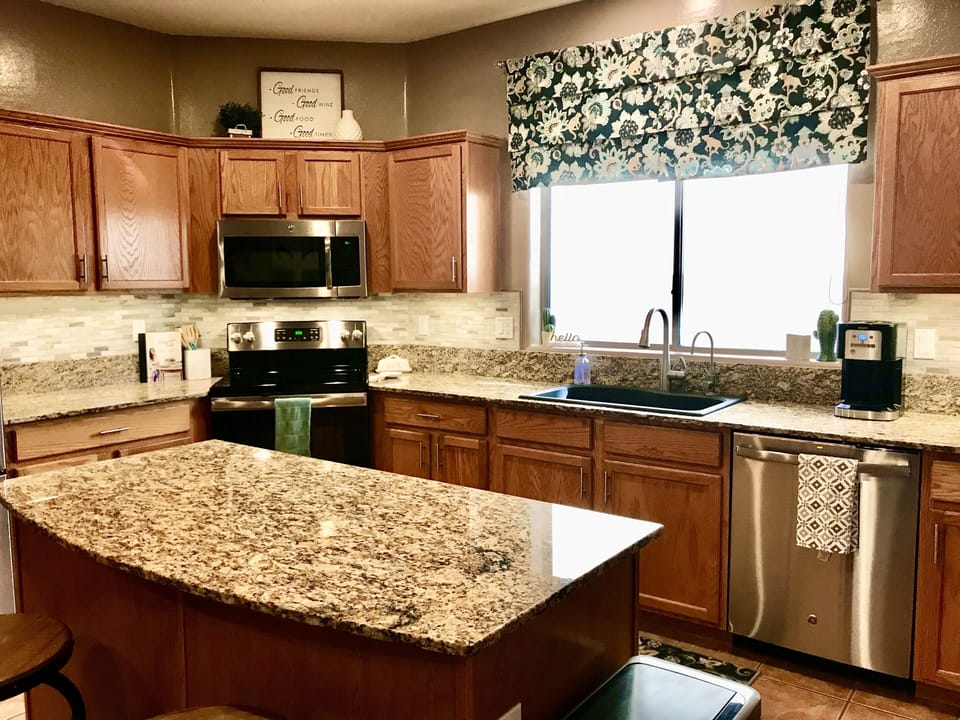Spacious Cooks Kitchen 