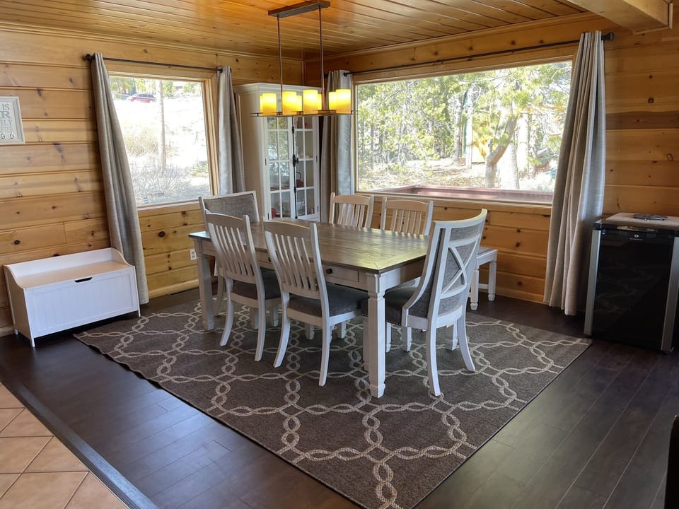 Dinning room table