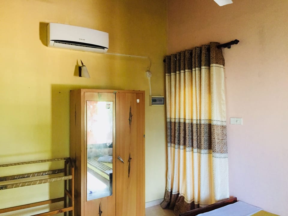 Family House, 1 Bedroom, Non Smoking, Kitchen | 1 bedroom, premium bedding, desk, iron/ironing board