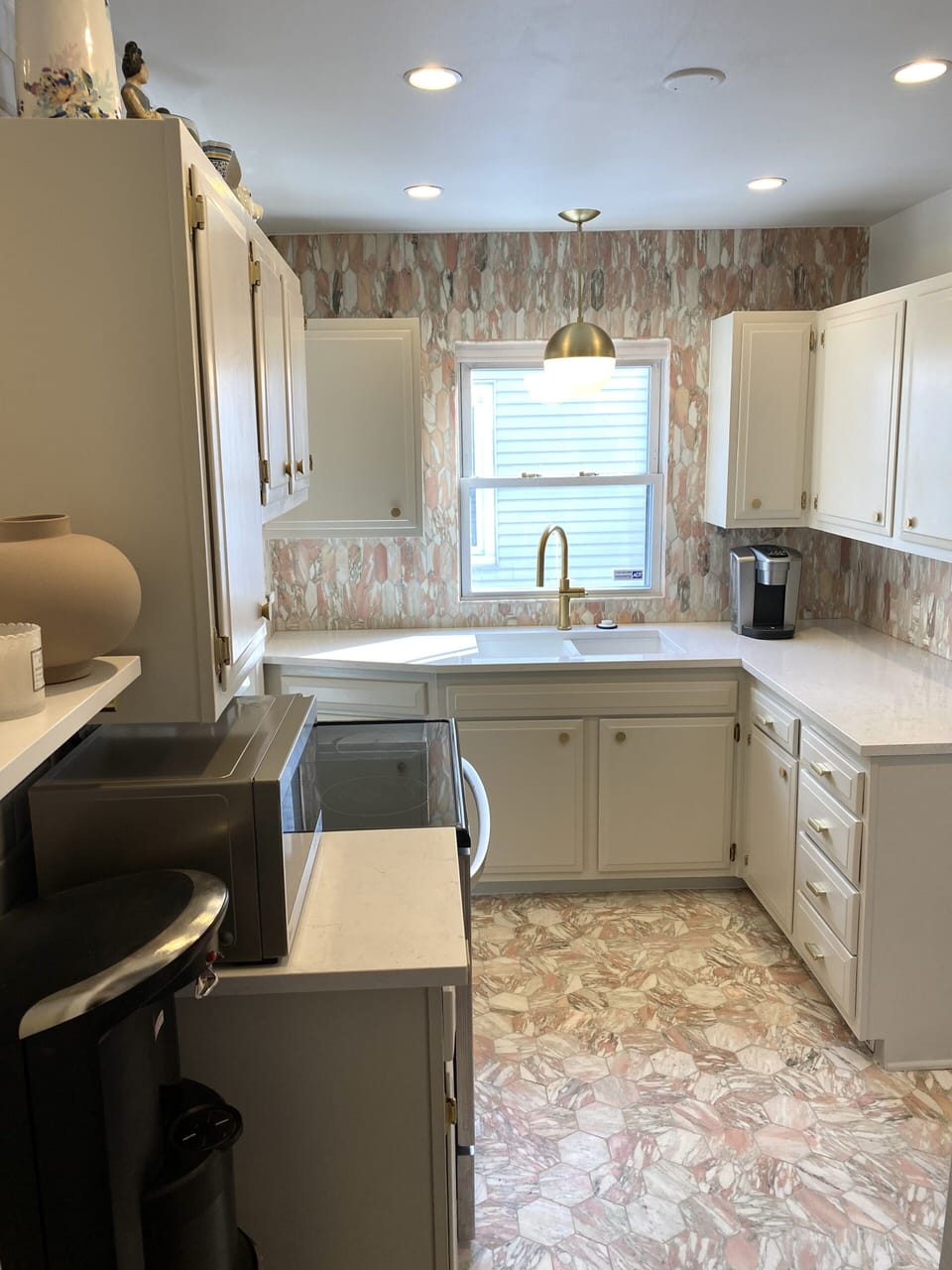 Beautiful kitchen with new Norwegian pink quartz! 