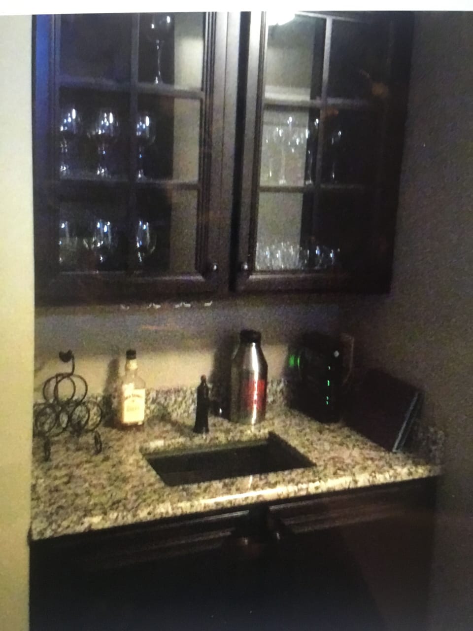 Wet bar 