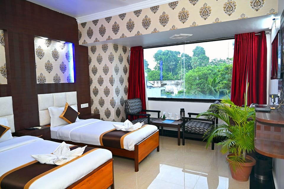 A/C Executive Room | In-room safe, soundproofing, iron/ironing board, rollaway beds