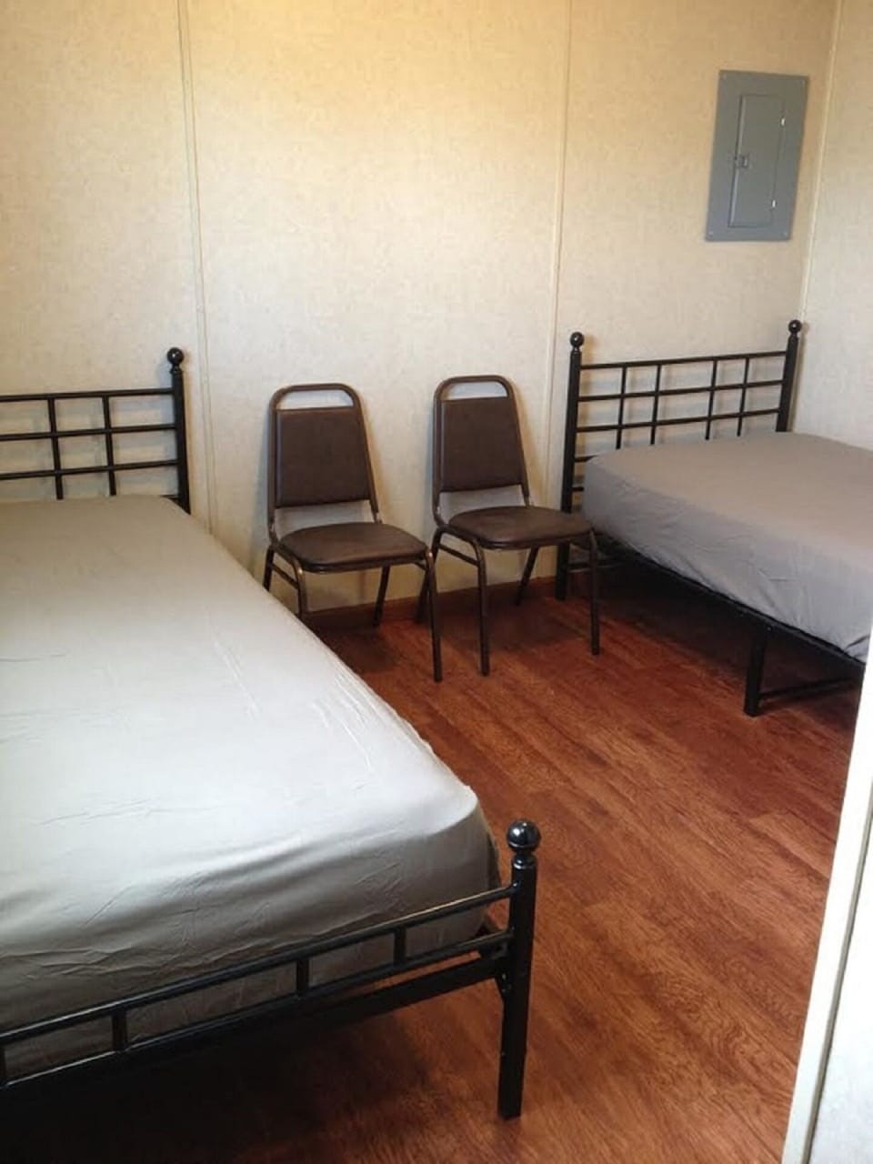 Sleeping area wth 2 extra Long twin beds.