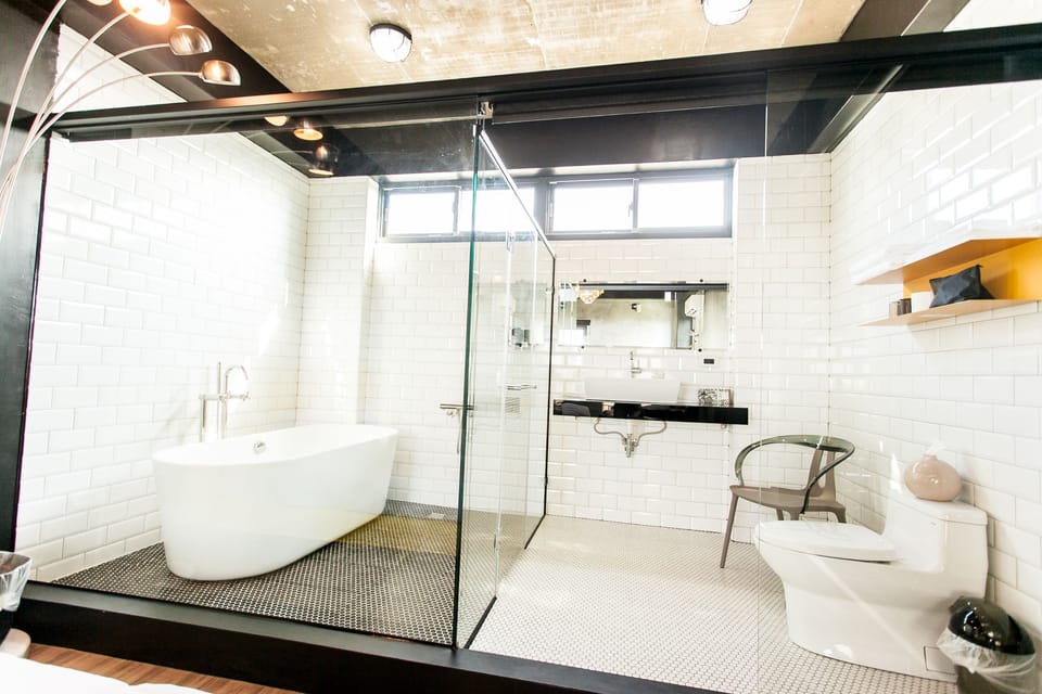 Double Room, Bathtub | Bathroom | Free toiletries, hair dryer, slippers, towels