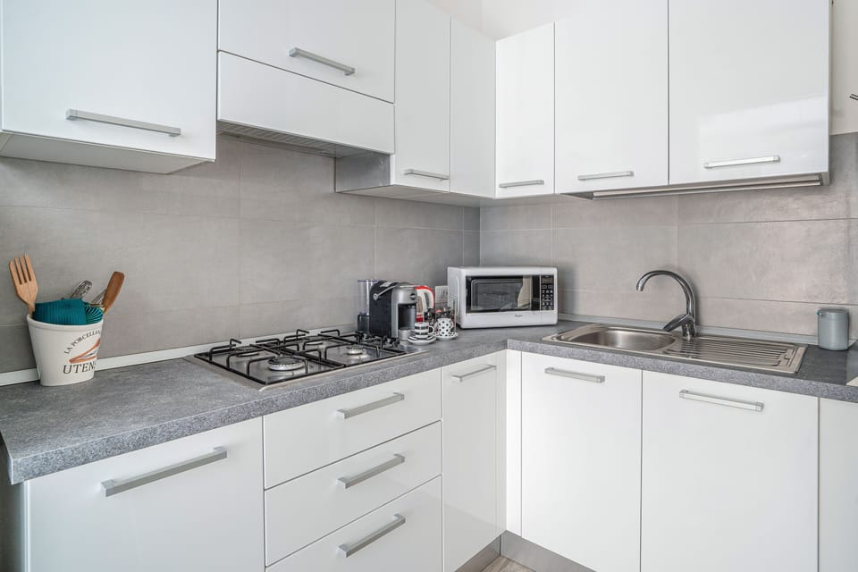 Apartment, 2 Bedrooms | Private kitchen | Dining tables