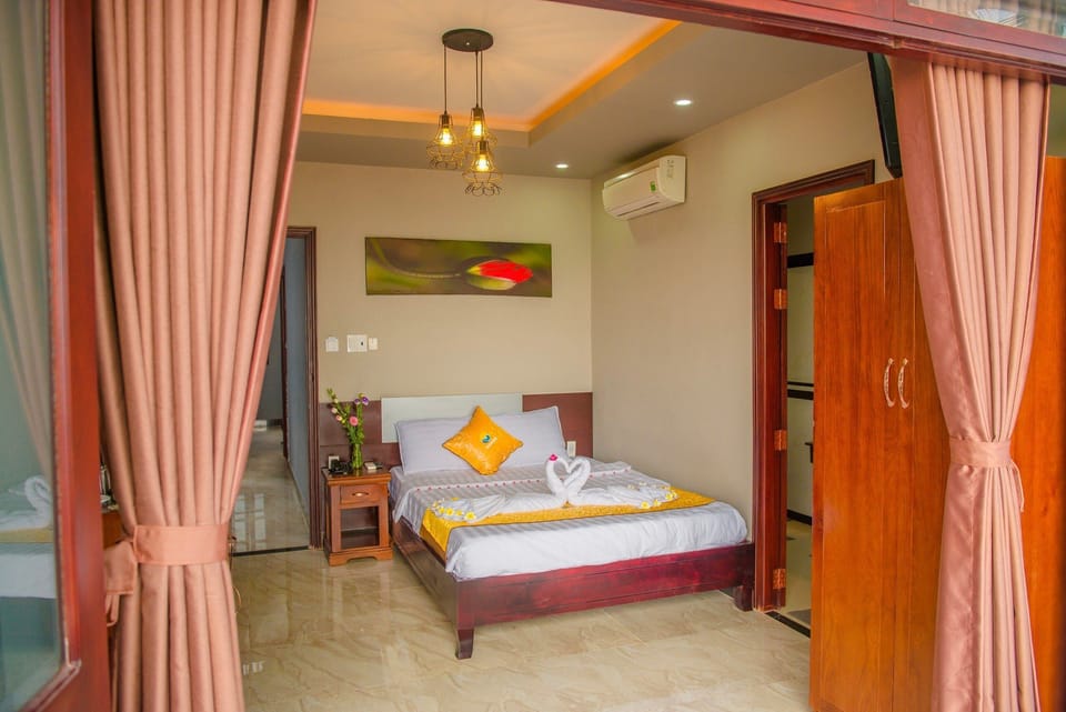 Deluxe Beach Front Double | Minibar, in-room safe, desk, laptop workspace