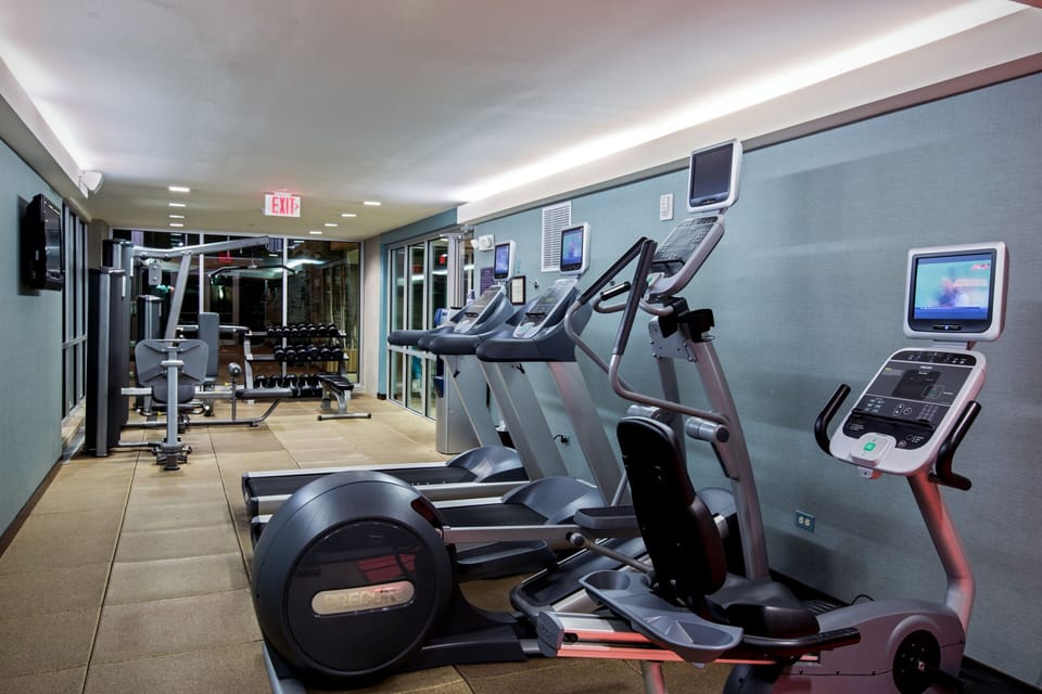 Crowne Plaza Lombard Downers Grove by IHG Hotel in Lombard
