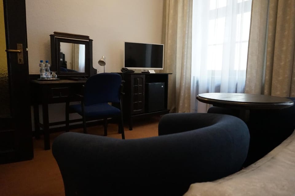 Minibar, desk, free WiFi, bed sheets