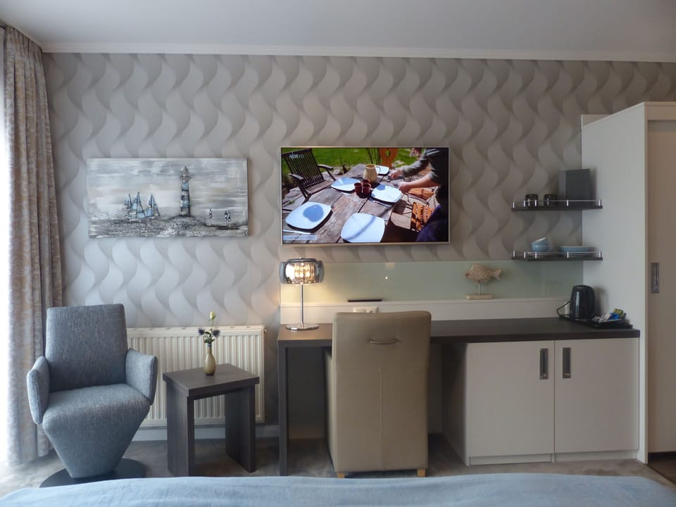 In-room safe, desk, free cribs/infant beds, free WiFi