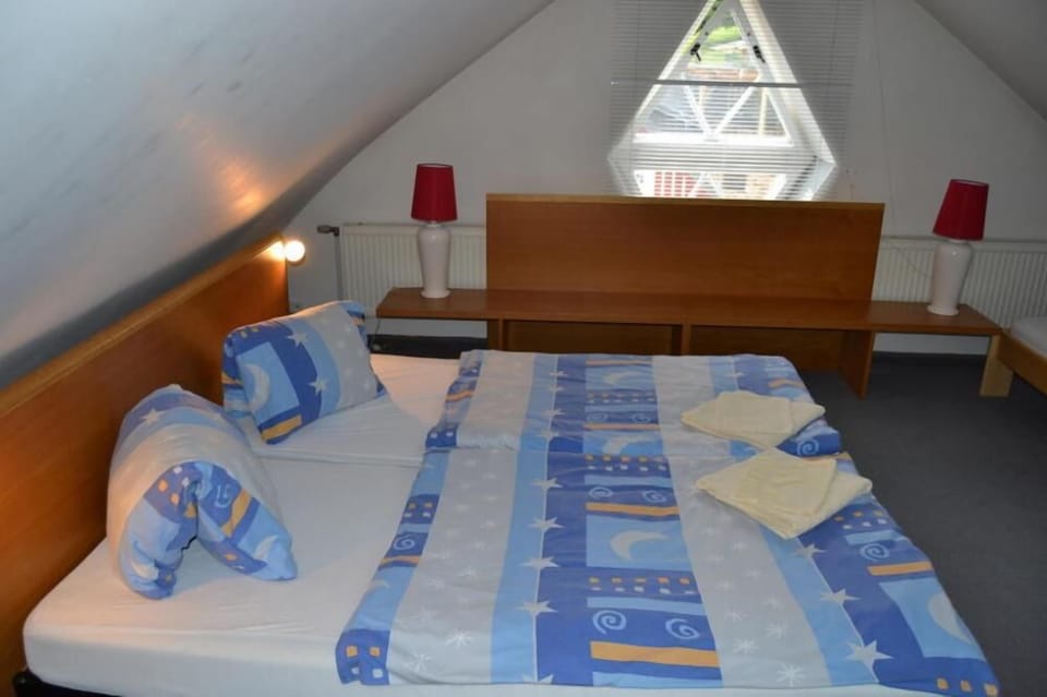 Apartment, 3 Bedrooms, Terrace | 1 bedroom, premium bedding, desk, blackout drapes