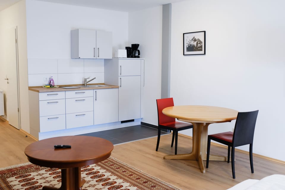 Classic Apartment, 1 Bedroom, Non Smoking, Kitchenette | Private kitchen | Fridge, electric kettle
