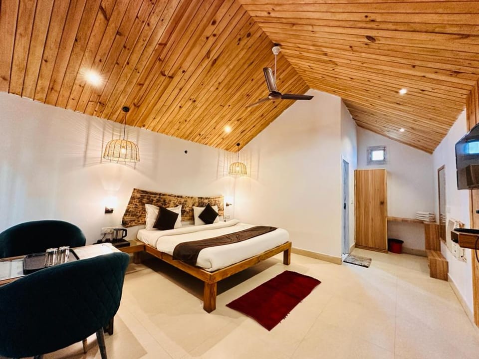 Luxury Cottage (Pool Side) | Living area | TV
