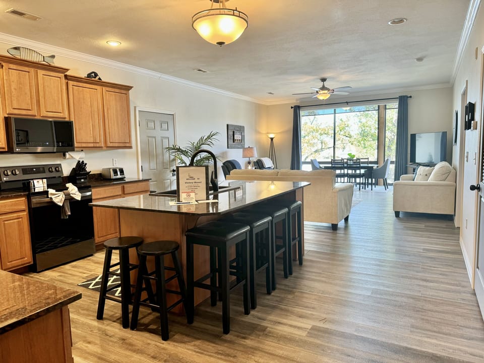 Condo, 3 Bedrooms | Interior