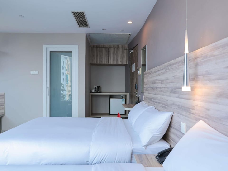 Deluxe Double Room, Multiple Beds | Iron/ironing board (on request), WiFi (free), bed sheets