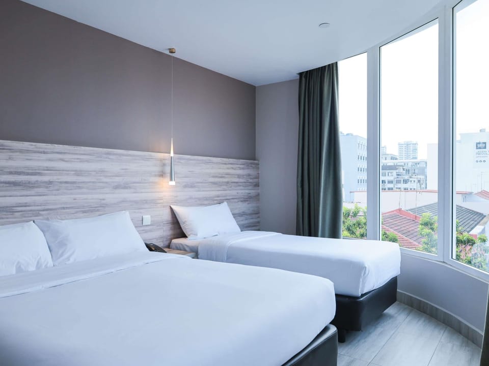 Deluxe Double Room, Multiple Beds | Iron/ironing board (on request), WiFi (free), bed sheets