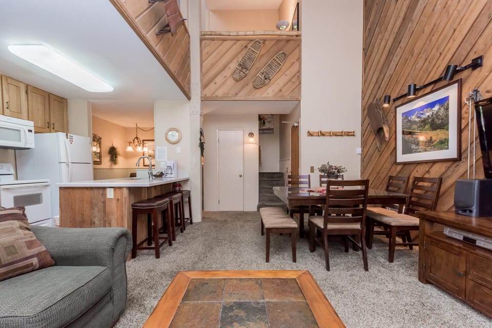 Condo, 2 Bedrooms (Crestview #46 Bldg. B) | Living area | Flat-screen TV, fireplace, DVD player