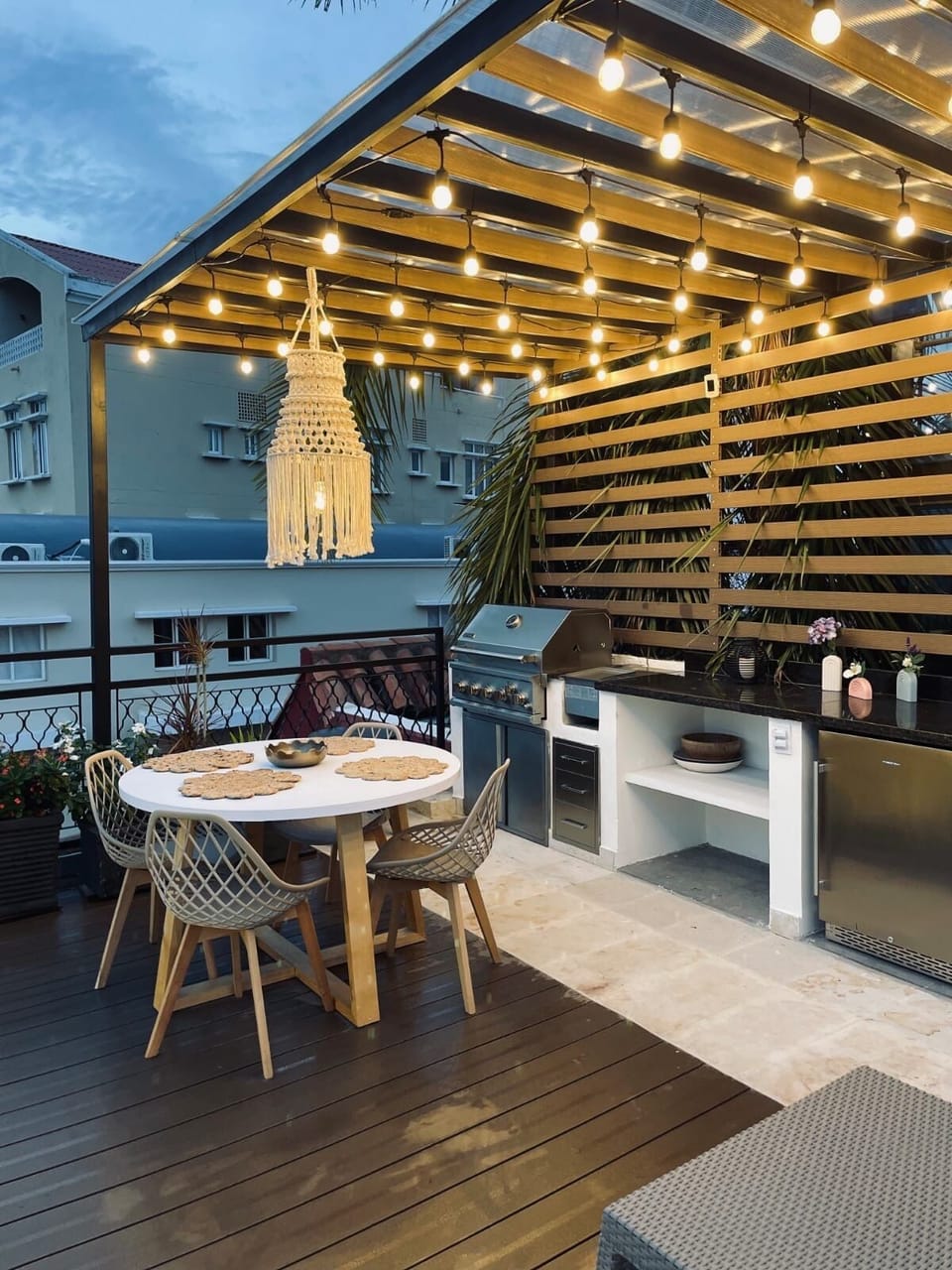 Outdoor dining