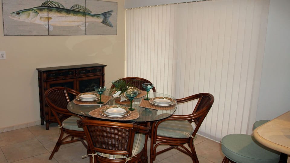 Sunset Oasis dining area