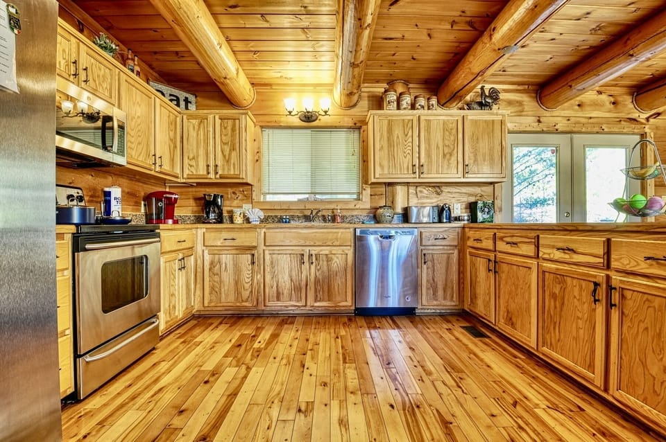 Huge chefs kitchen. Everything you need. Counterspace enough to seat 5 people