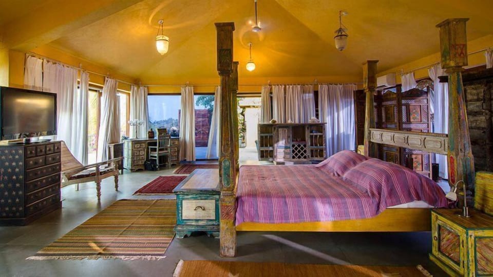 Presidential Studio Suite | Minibar, rollaway beds (surcharge), WiFi (free)