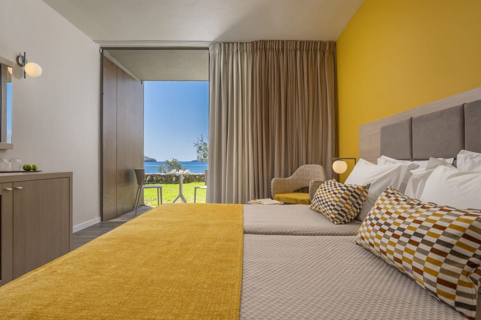 Premium Room, Sea View | In-room safe, desk, free WiFi, bed sheets