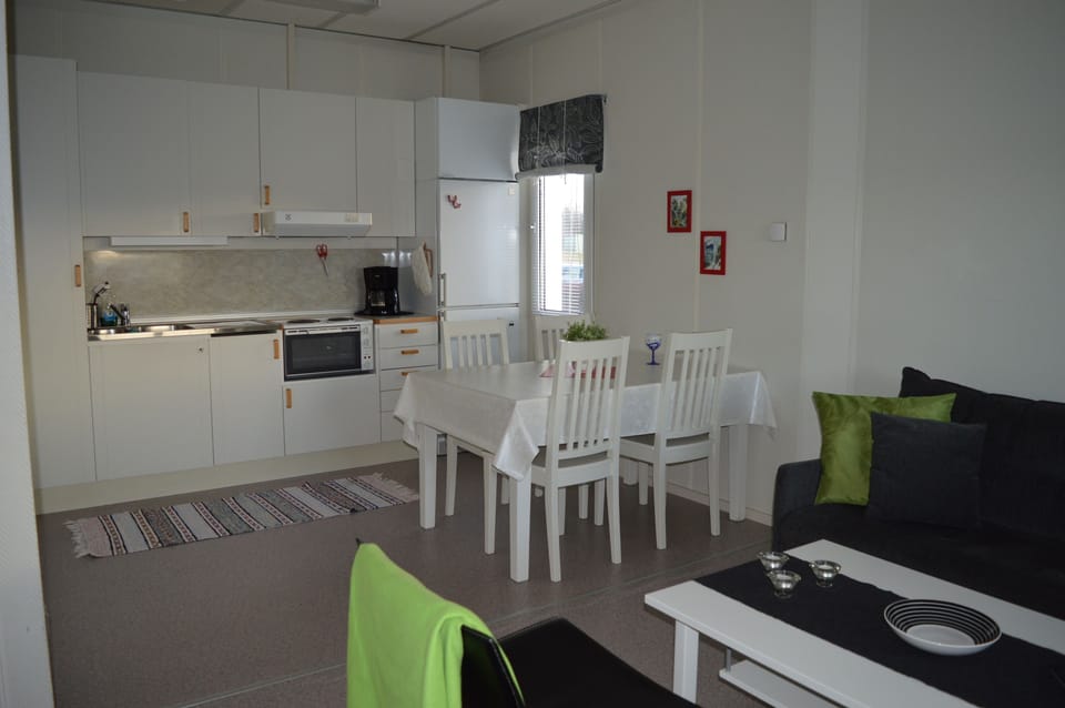 Cabin | Private kitchen | Coffee/tea maker, full-size fridge, microwave, oven