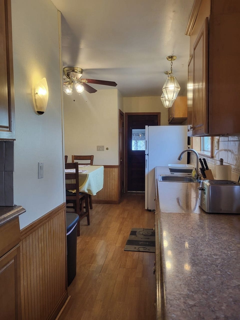 Standard Double Room, 1 Double Bed, Shared Bathroom | Private kitchen | Coffee/tea maker, fridge, microwave, oven