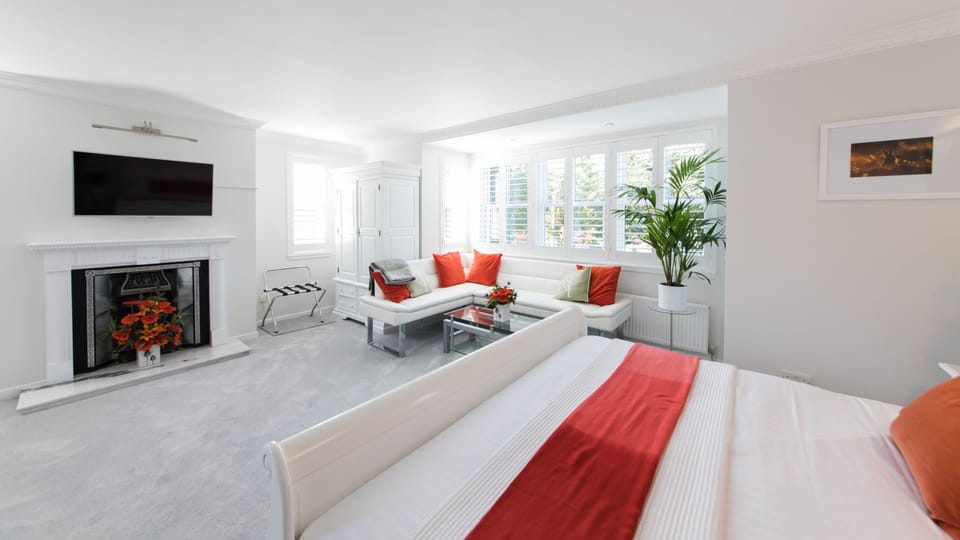 Suite, Private Bathroom (Robert Louis Stevenson) | Premium bedding, free WiFi, bed sheets