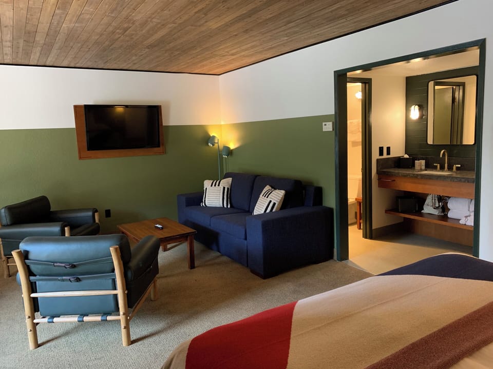 State Suite, 1 King Bed with Sofa Bed | Pillowtop beds, in-room safe, individually decorated