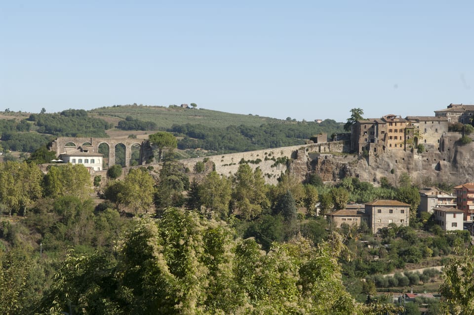 The villa is at a short walk from the historic center of Orte, on the right.