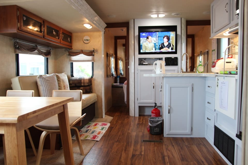 Deluxe Room | Blackout drapes, soundproofing, free WiFi, bed sheets