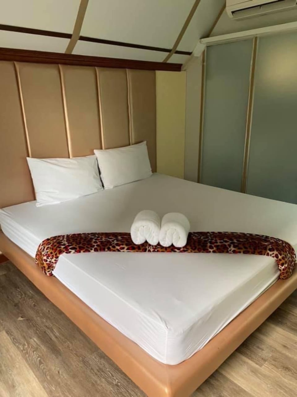 Deluxe Double Room | Free WiFi, bed sheets