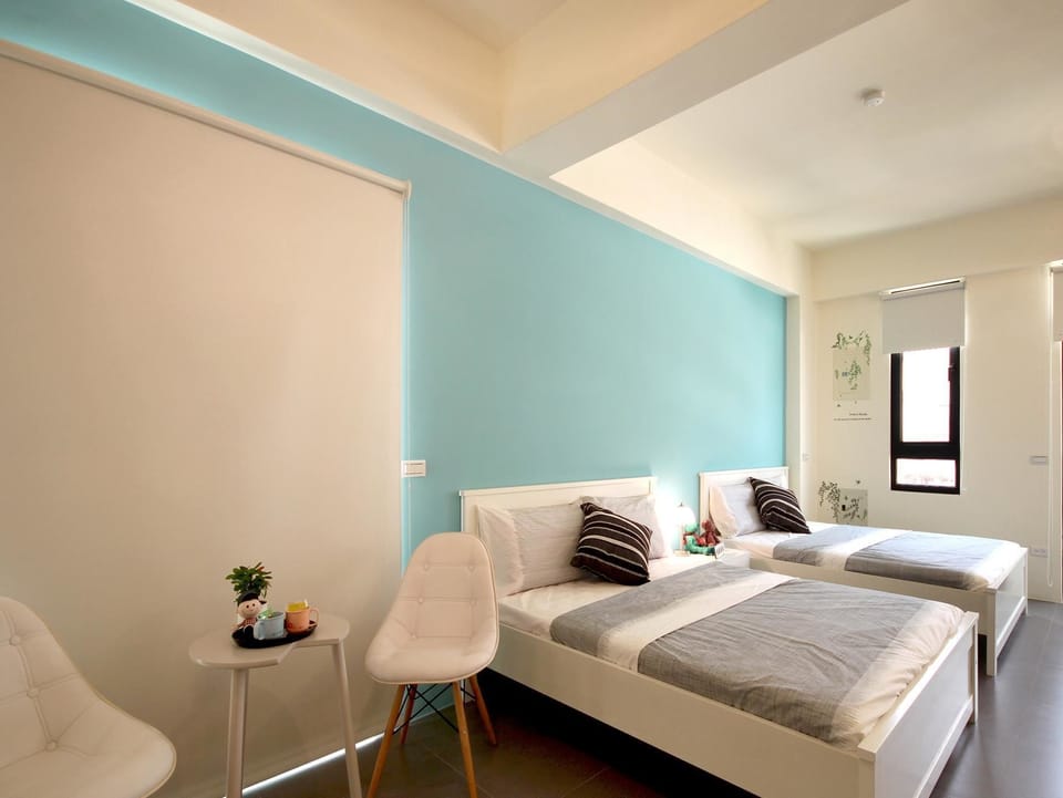 Family Quadruple Room | Desk, blackout drapes, rollaway beds (surcharge), WiFi (free)