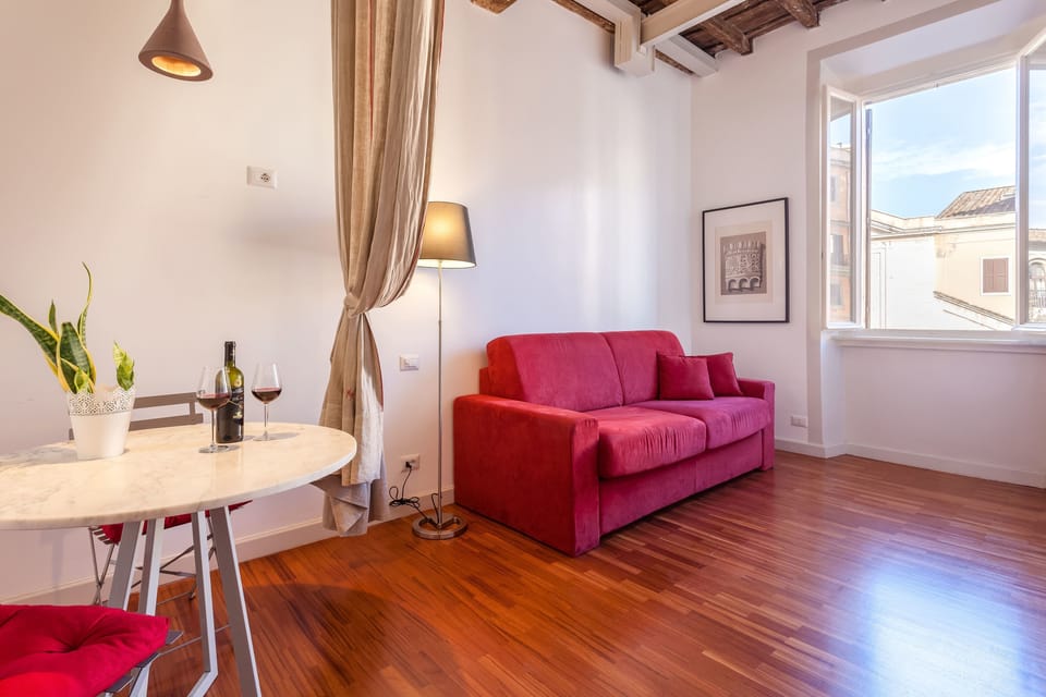 Design Suite, 1 Bedroom, Kitchen, City View | Down comforters, desk, laptop workspace, iron/ironing board