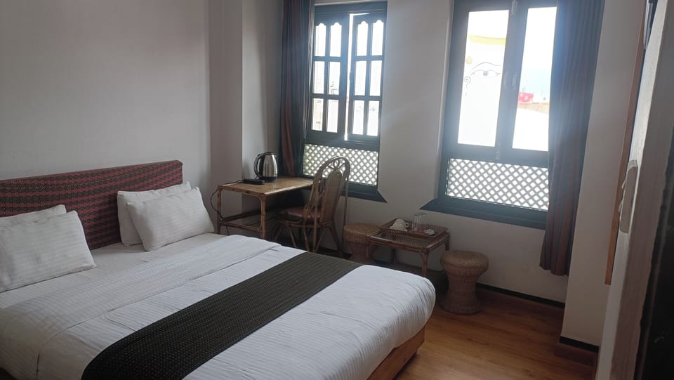 Standard Room, Shared Bathroom | Desk, iron/ironing board, free WiFi, bed sheets