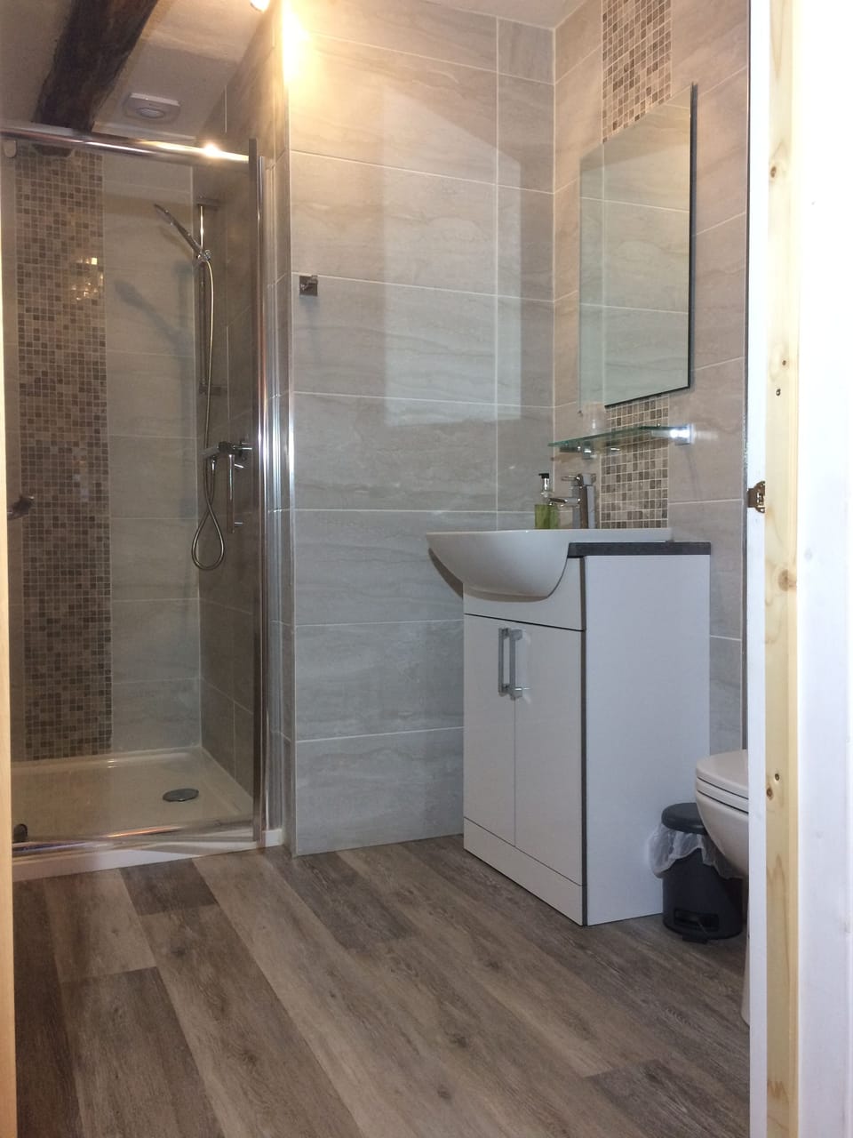 Shower, towels