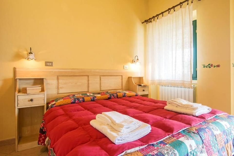 Premium bedding, soundproofing, WiFi (free), bed sheets