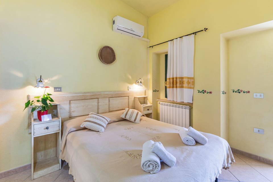 Classic Double Room, Partial Sea View | Premium bedding, soundproofing, WiFi (free), bed sheets