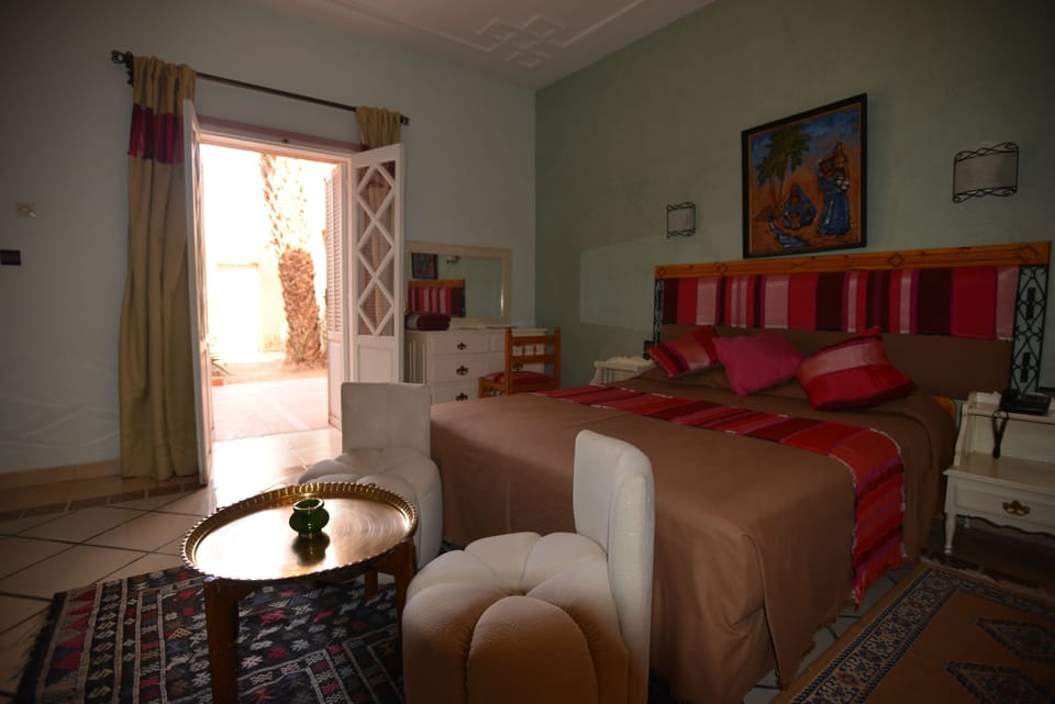 Junior Suite | 1 bedroom, premium bedding, minibar, blackout drapes
