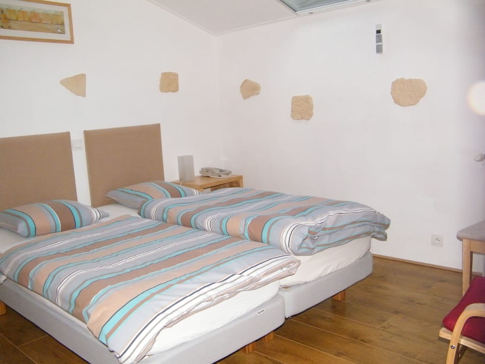 In-room safe, free WiFi, bed sheets