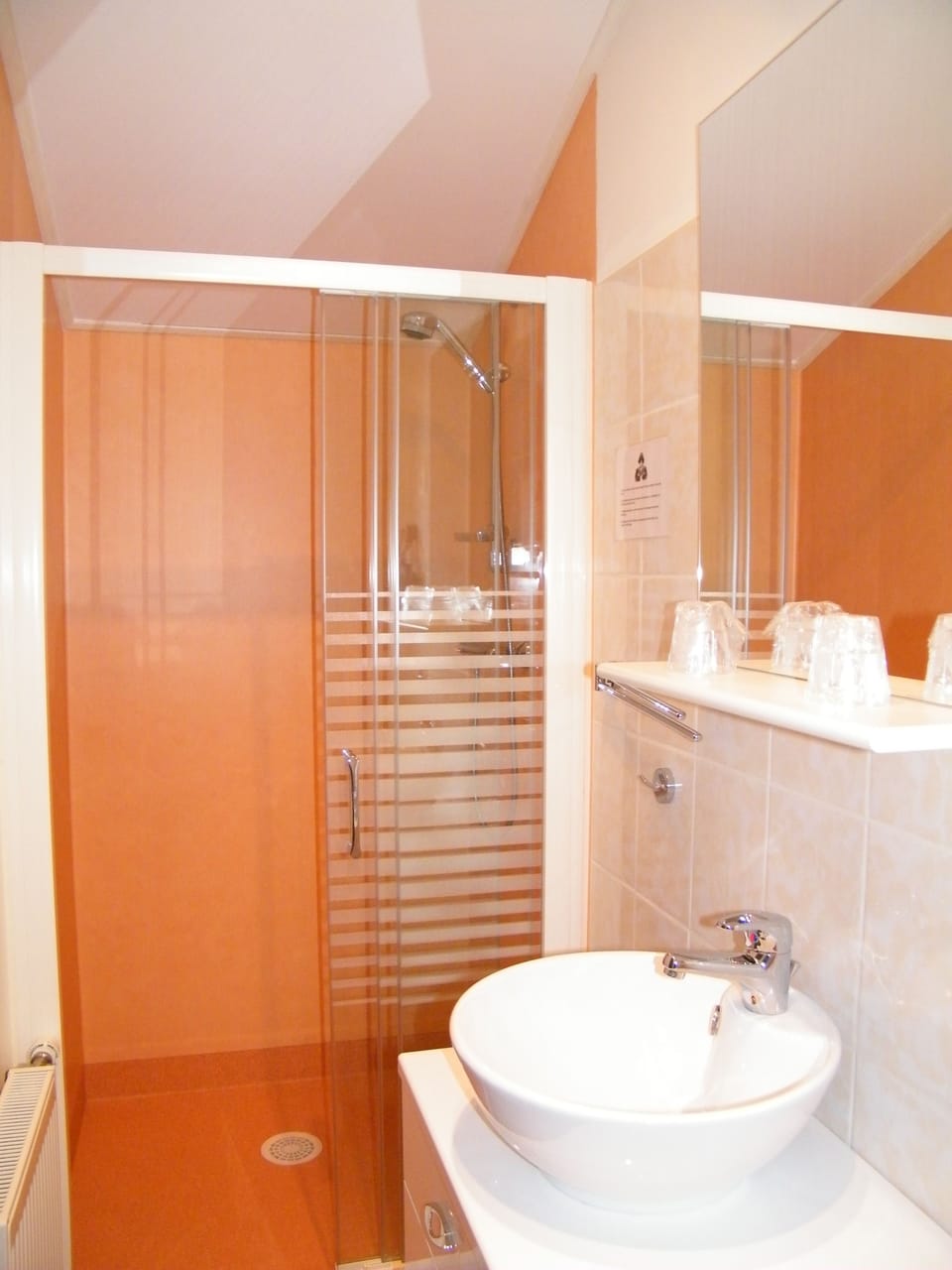 Comfort Double Room | Bathroom | Shower, hair dryer, towels