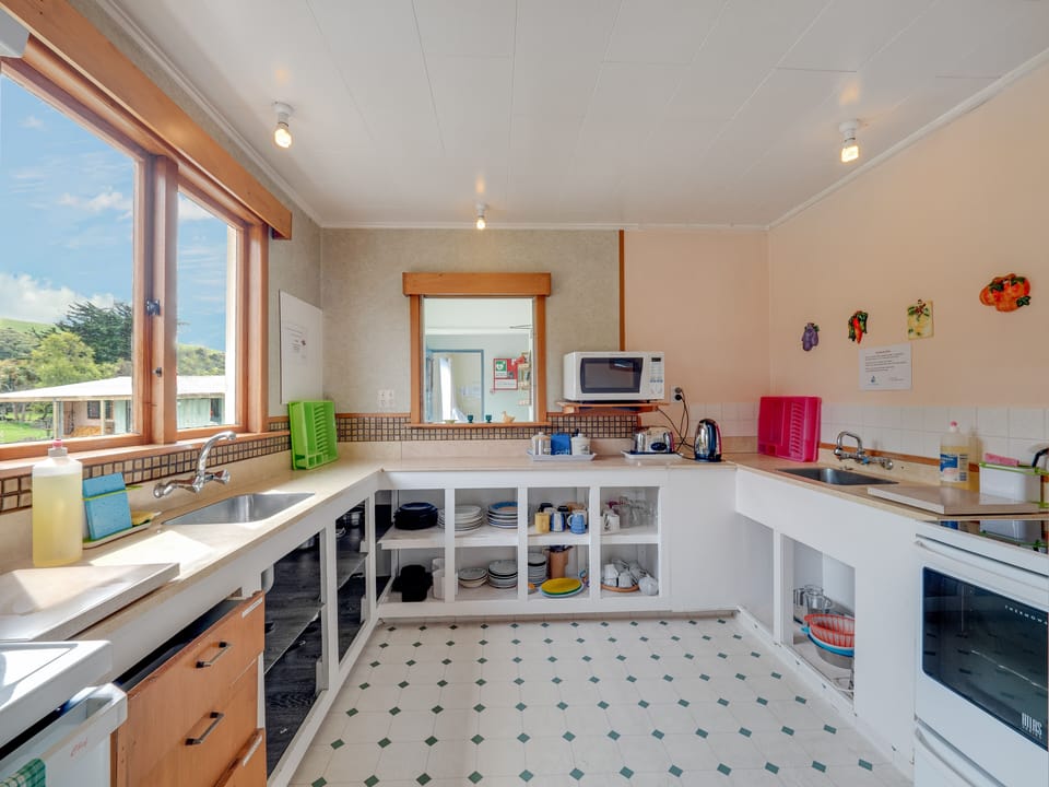 Shared fridge, microwave, oven, stovetop