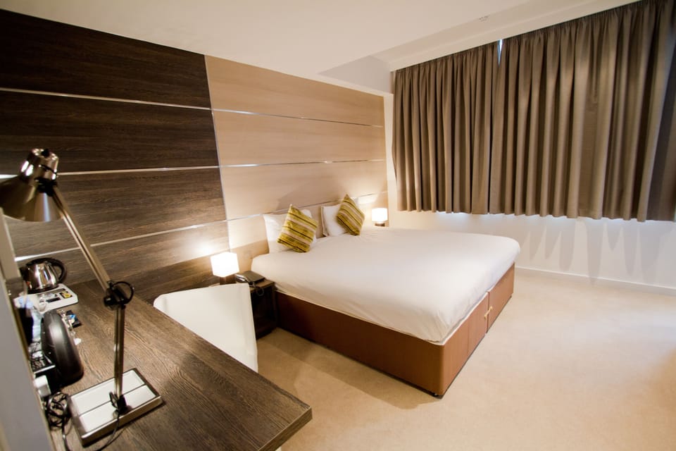 Superior Room | In-room safe, desk, blackout drapes, soundproofing