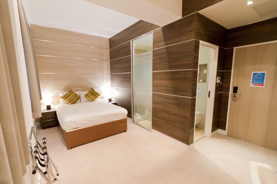 Superior Room | In-room safe, desk, blackout drapes, soundproofing