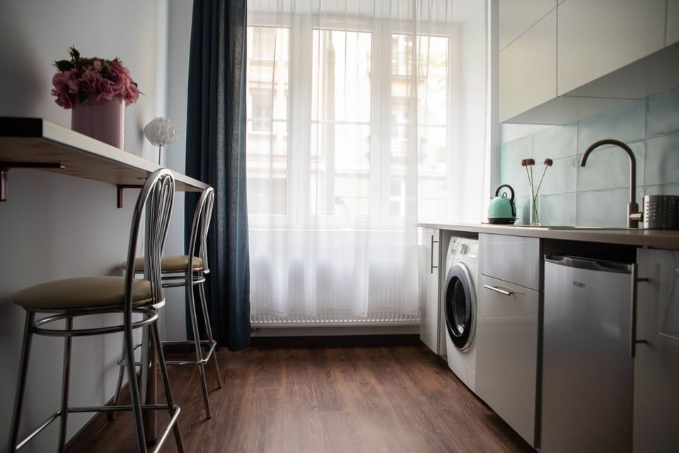 Family Studio, Kitchen | Private kitchen | Fridge, coffee/tea maker, electric kettle, freezer